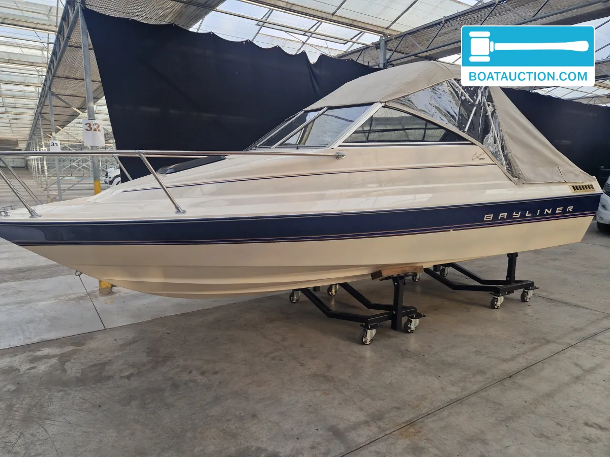 Thumbnail - Bayliner 1952 CAPRI