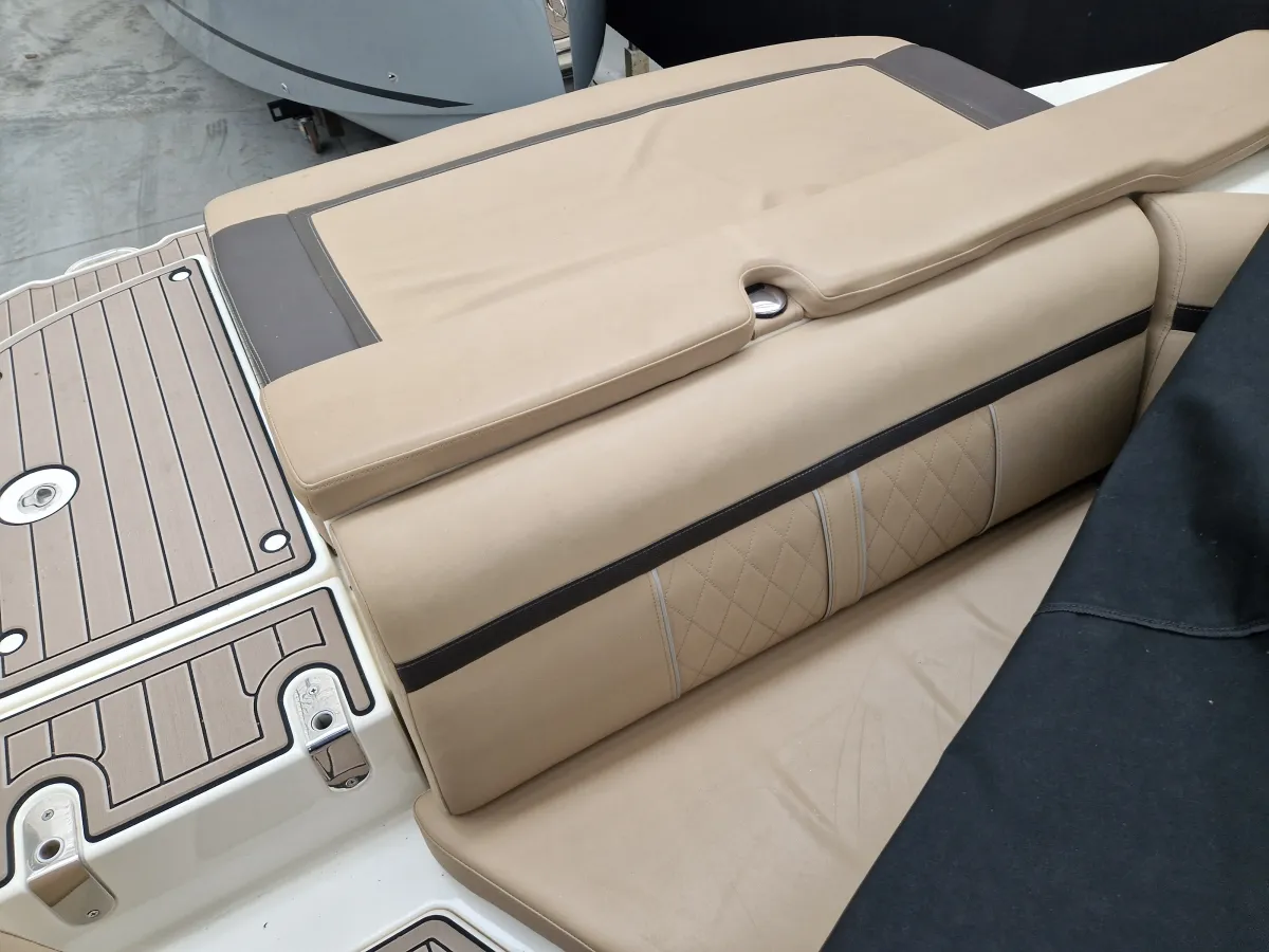 Polyester Speedboat Sea Ray 250 SSE