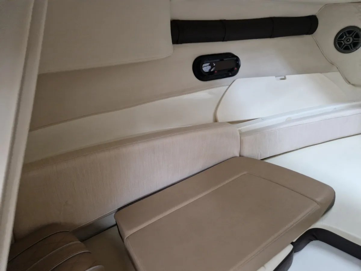 Polyester Speedboat Sea Ray 250 SSE