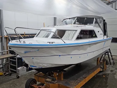 Polyester Motorboat Alpha Polaris Luxe Photo 2