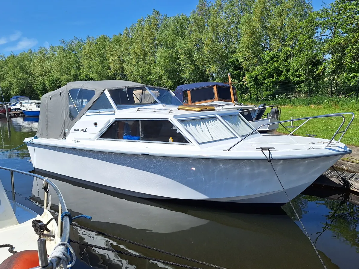 Polyester Motorboat Alpha Polaris Luxe