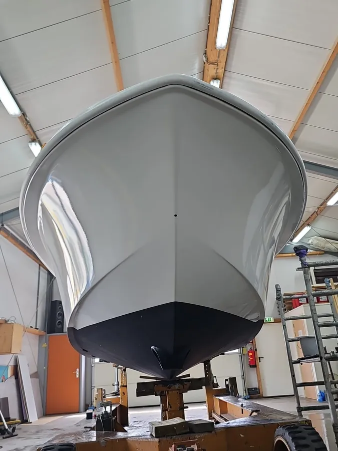 Polyester Motorboat Alpha Polaris Luxe