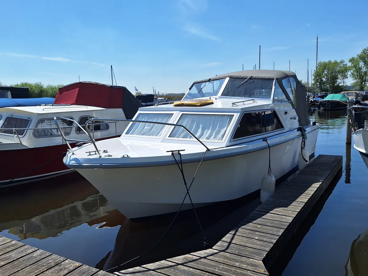 Polyester Motorboat Alpha Polaris Luxe