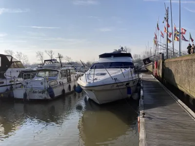 Polyester Motorboat Sealine 420 Statesman Photo 3