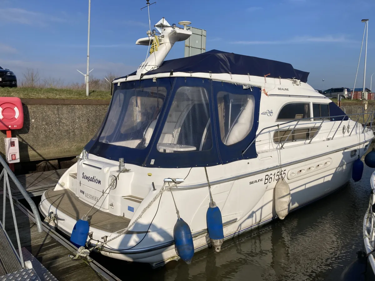 Polyester Motorboat Sealine 420 Statesman