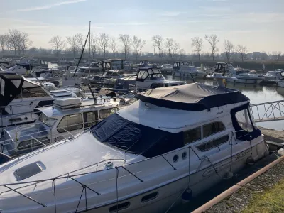 Polyester Motorboat Sealine 420 Statesman Photo 5