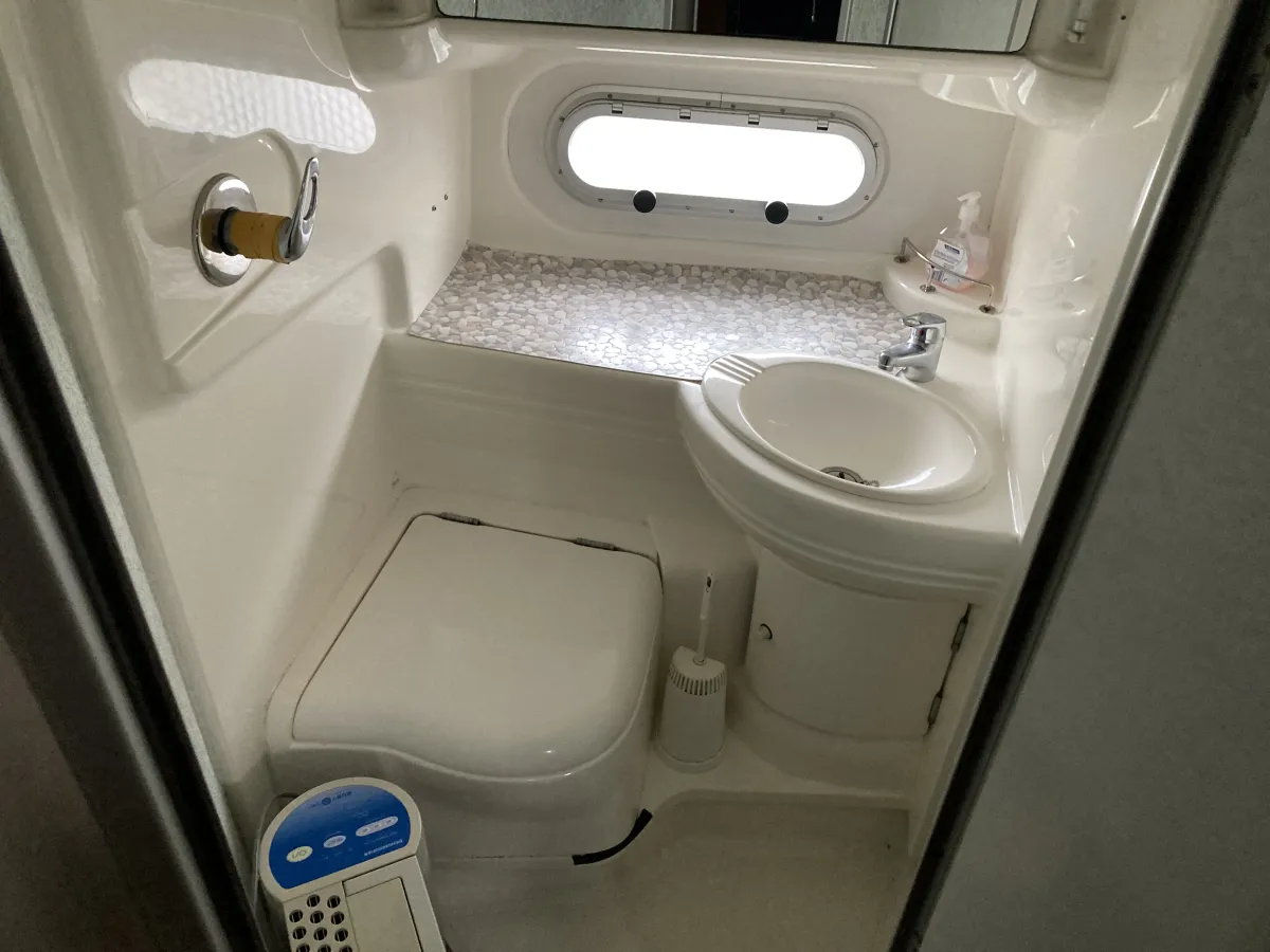 Polyester Motorboat Sealine 420 Statesman