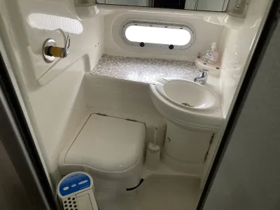 Polyester Motorboat Sealine 420 Statesman Photo 28