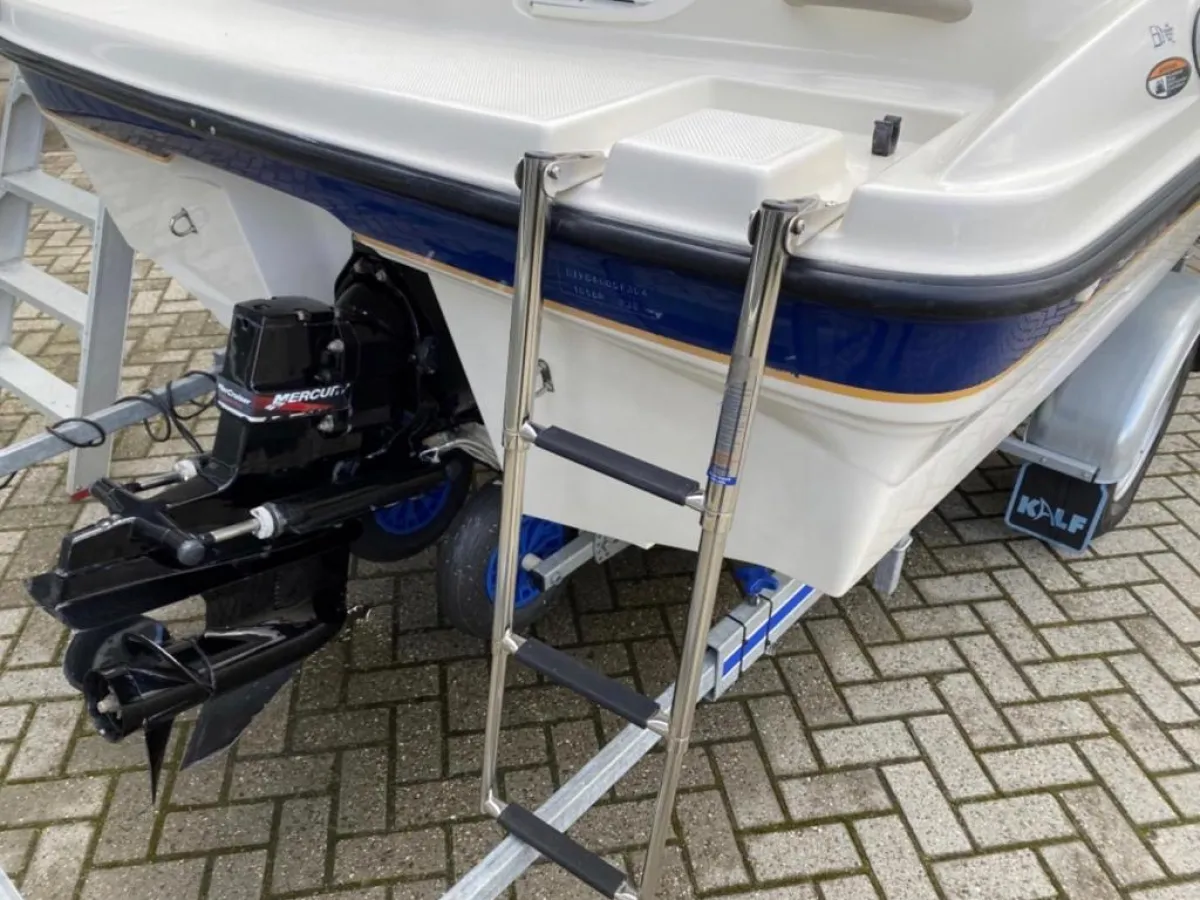 Polyester Speedboat Bayliner 185