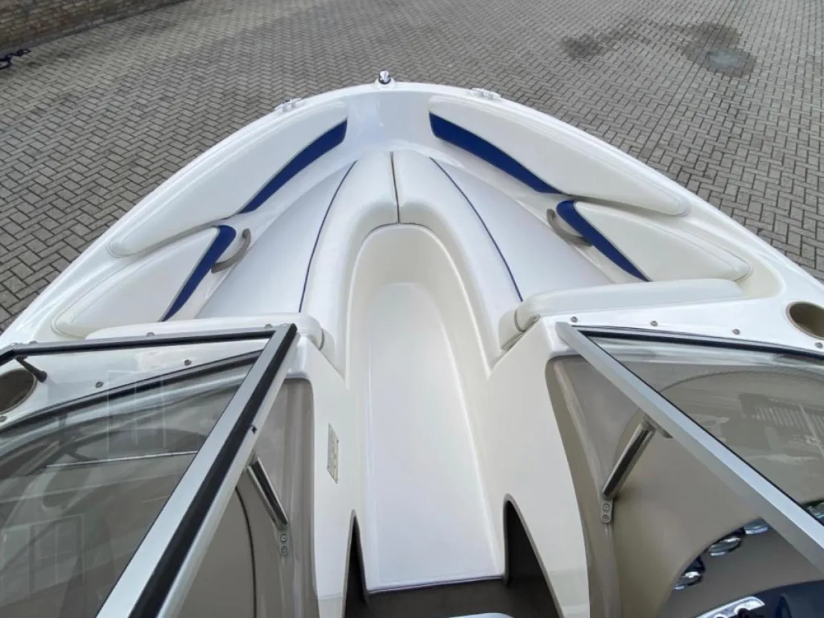 Polyester Speedboat Bayliner 185