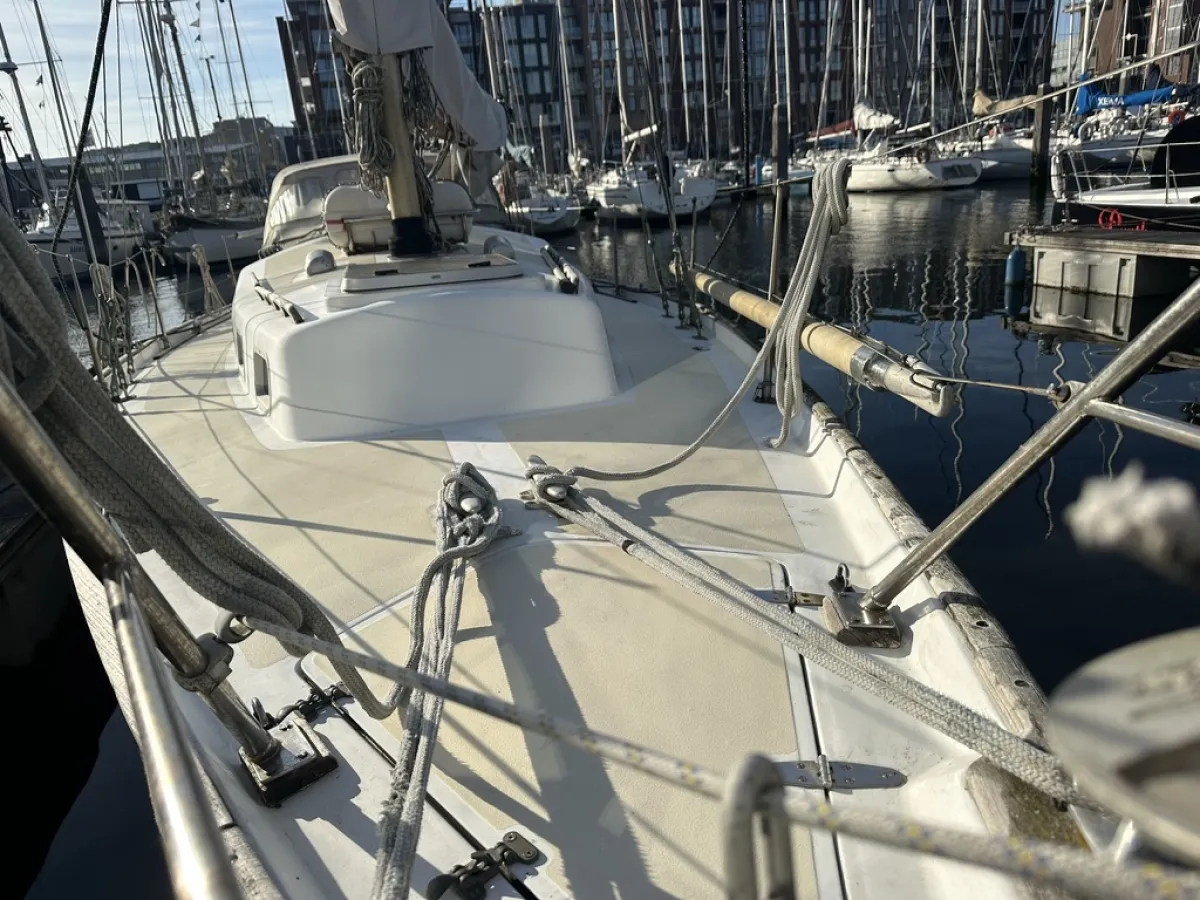 Polyester Sailboat Frans Maas Raider 35