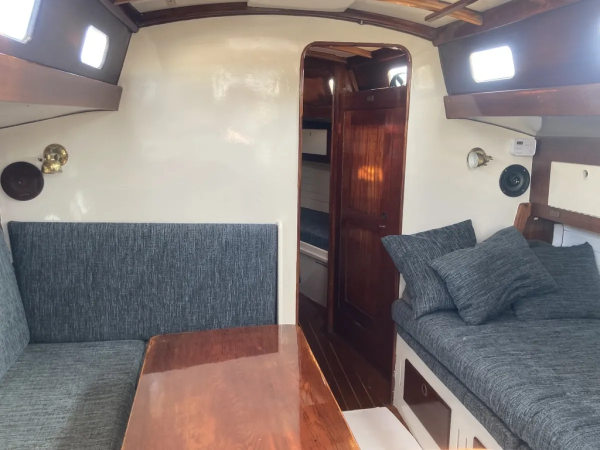 Polyester Sailboat Vindo 40