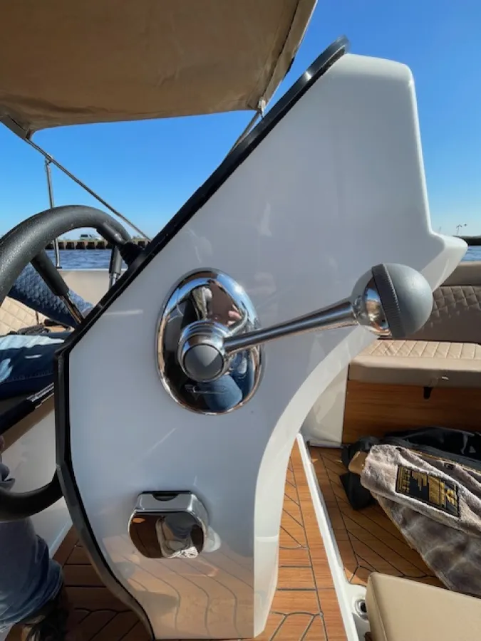 Polyester Sloop Corsiva 650 tender