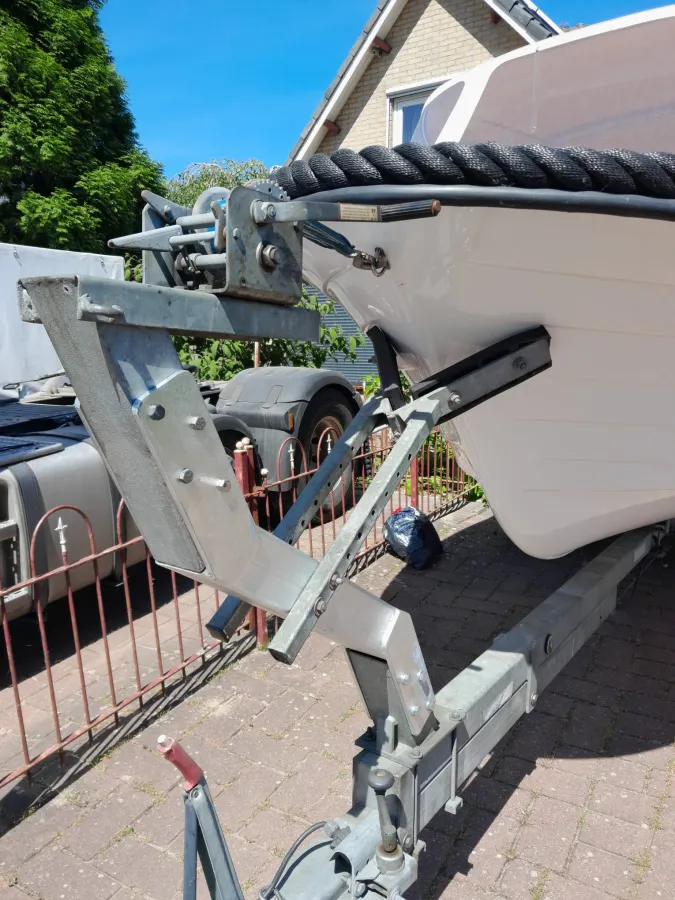 Polyester Barque Bemaster 731