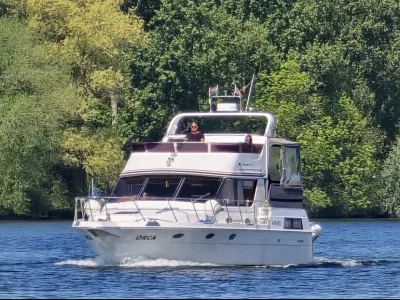 Polyester Motorboat President 425 Photo 1