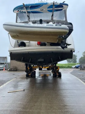 Polyester Motorboat President 425 Photo 6