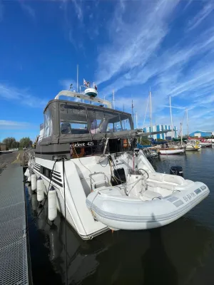 Polyester Motorboat President 425 Photo 4