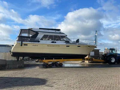 Polyester Motorboat President 425 Photo 5