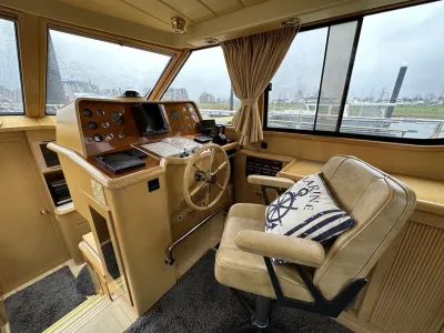 Polyester Motorboat President 425 Photo 13