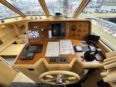 Polyester Motorboat President 425 Photo 14