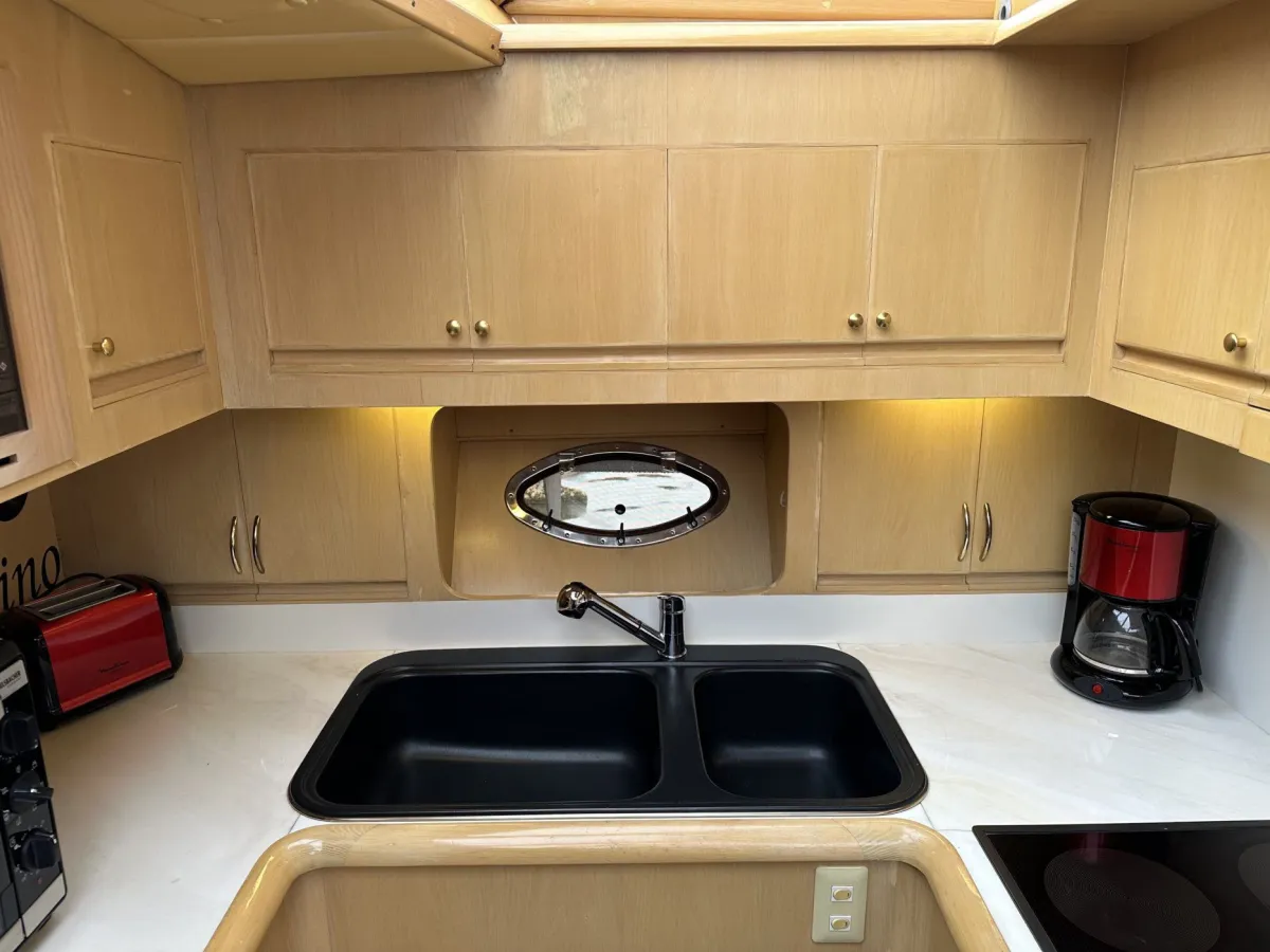 Polyester Motorboat President 425