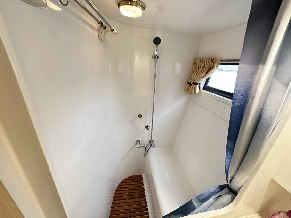 Polyester Motorboat President 425