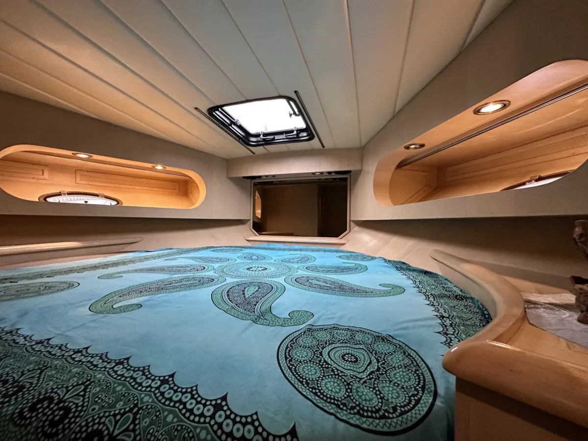 Polyester Motorboat President 425