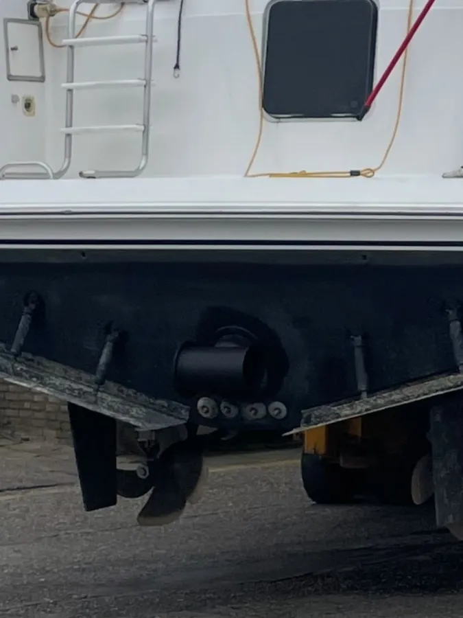 Polyester Motorboat President 425