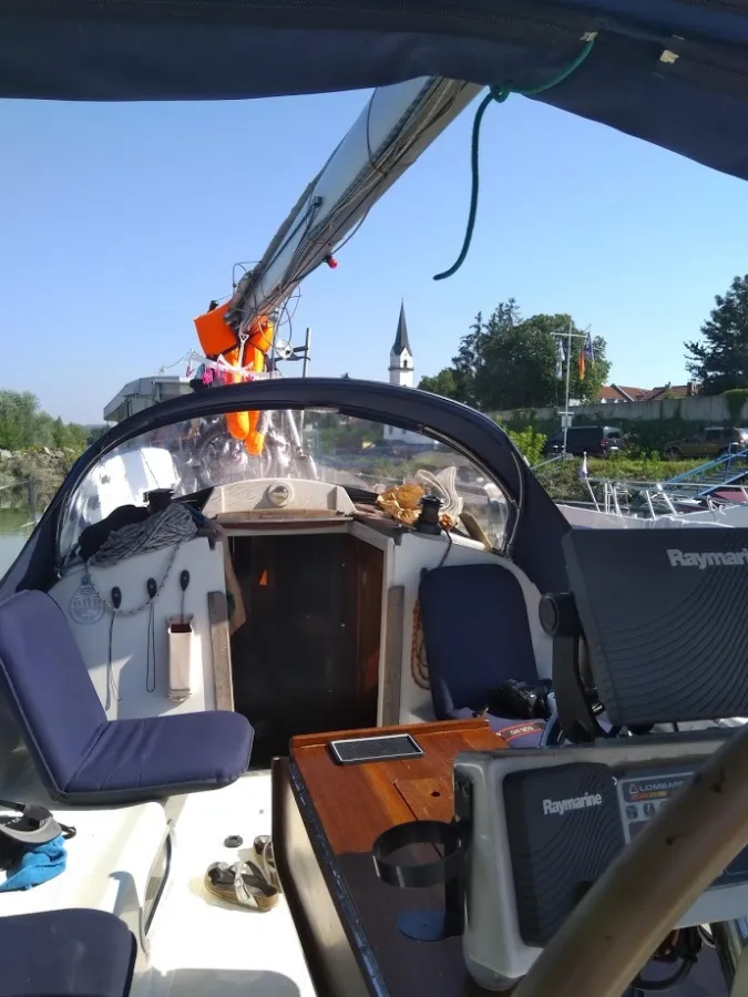 Polyester Sailboat Cobra 33