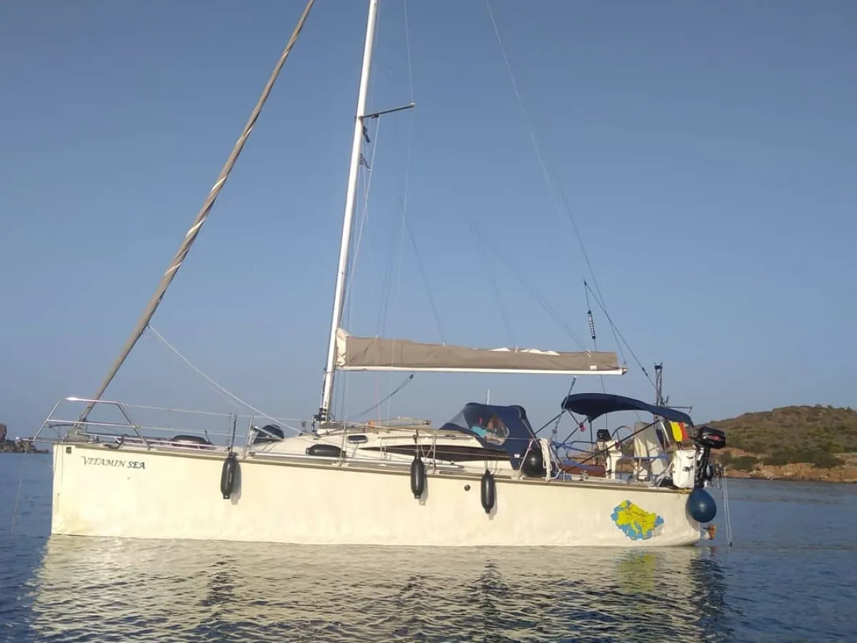 Polyester Sailboat Cobra 33