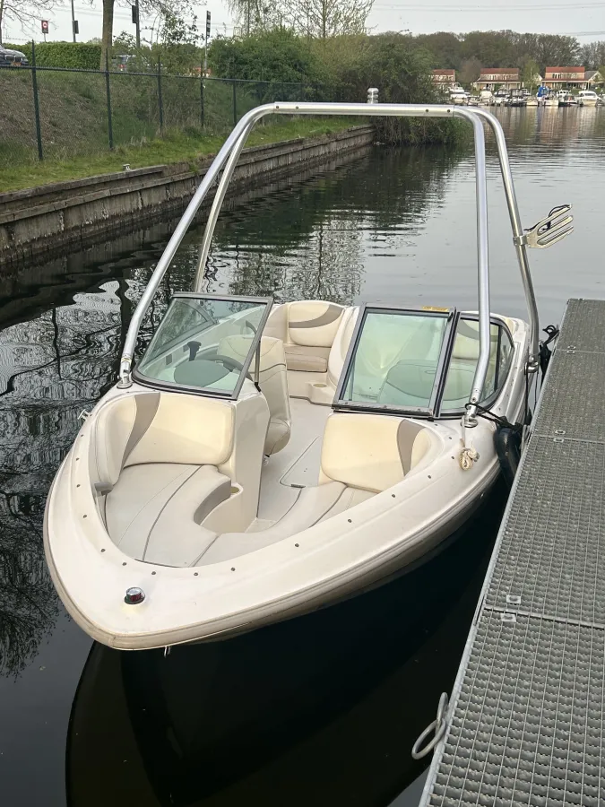 Polyester Speedboat Maxum 1750 SR