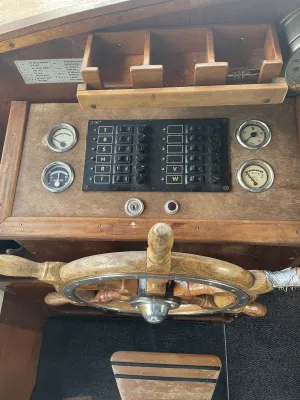 Steel Motorboat Ariadne Kruiser Photo 4