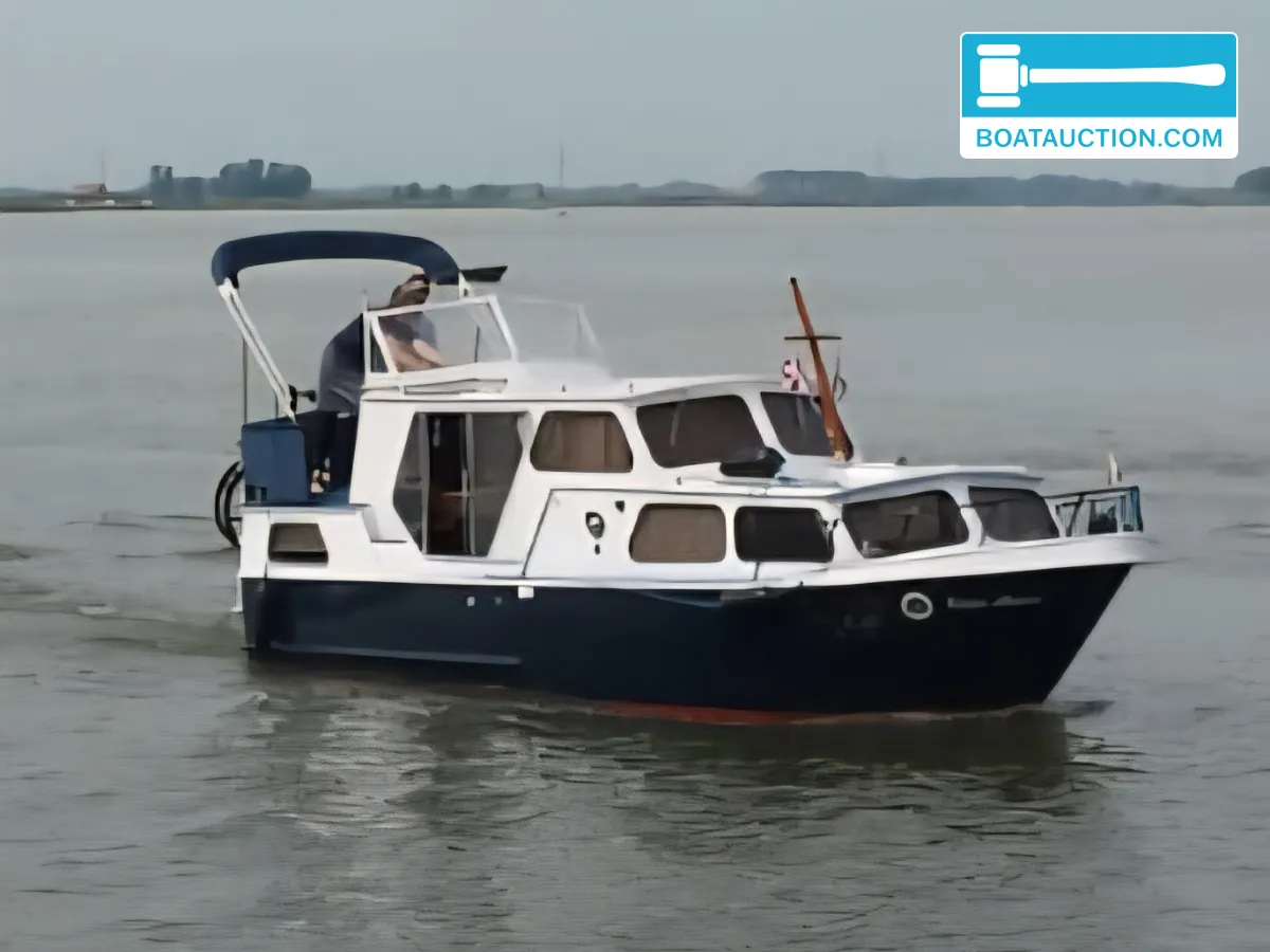 Thumbnail - Motor cruiser 850