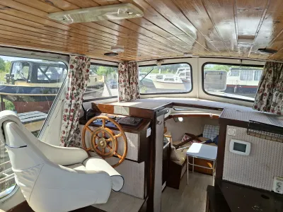 Steel Motorboat Motor cruiser 850 Photo 6