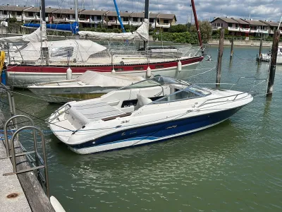 Polyester Speedboat Sea Ray 200 Signature Photo 1