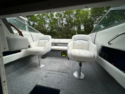 Polyester Speedboat Sea Ray 200 Signature Photo 9