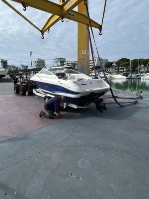 Polyester Speedboat Sea Ray 200 Signature Photo 21