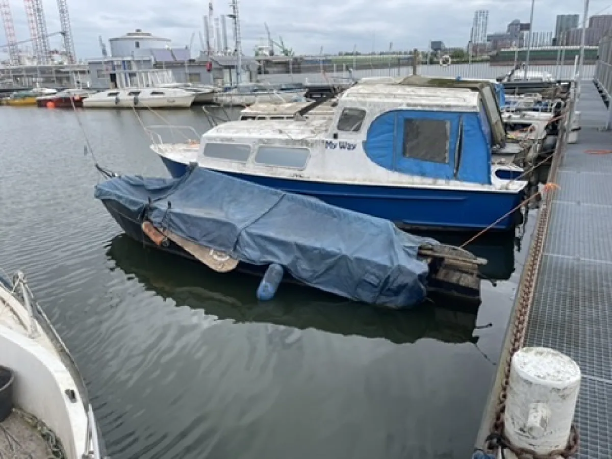 Steel Budgetboat Zeeschouw 550