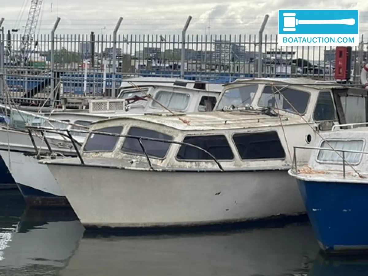Thumbnail - Cabin boat 800