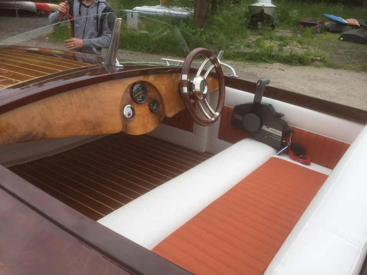 Wood Speedboat Rascal Runabout