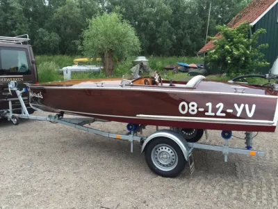 Wood Speedboat Rascal Runabout Photo 3