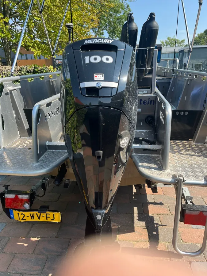 Aluminium Sloop Dock 560 steel
