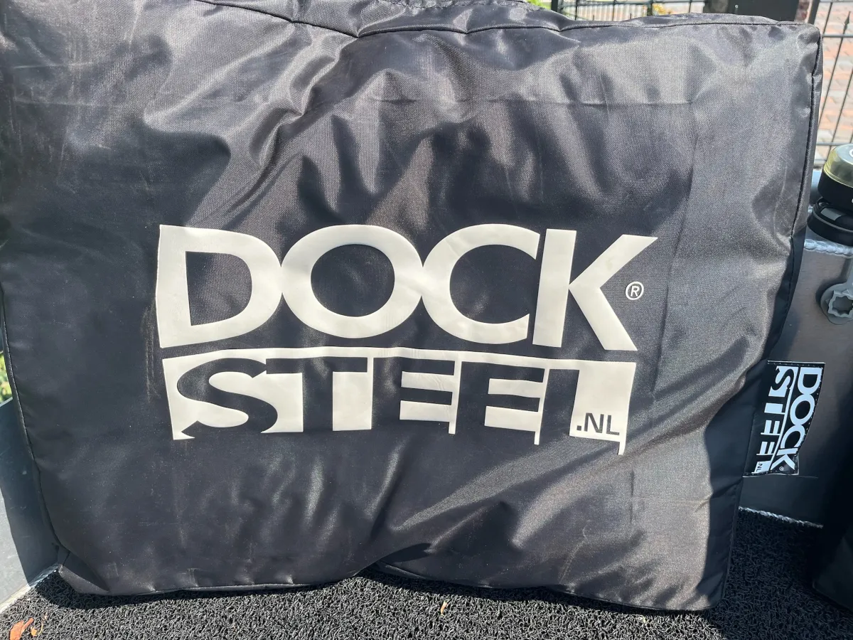 Aluminium Sloop Dock 560 steel