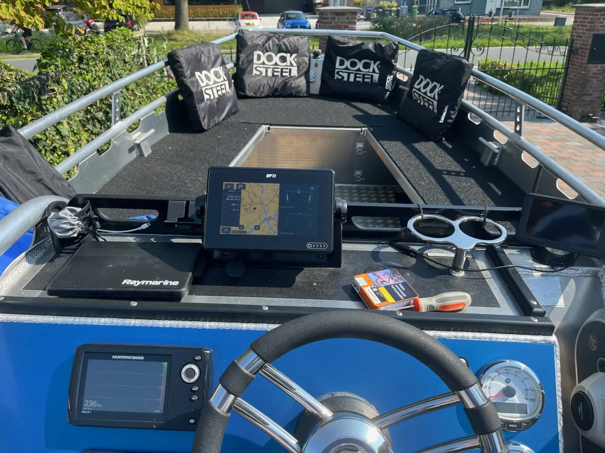 Aluminium Sloop Dock 560 steel