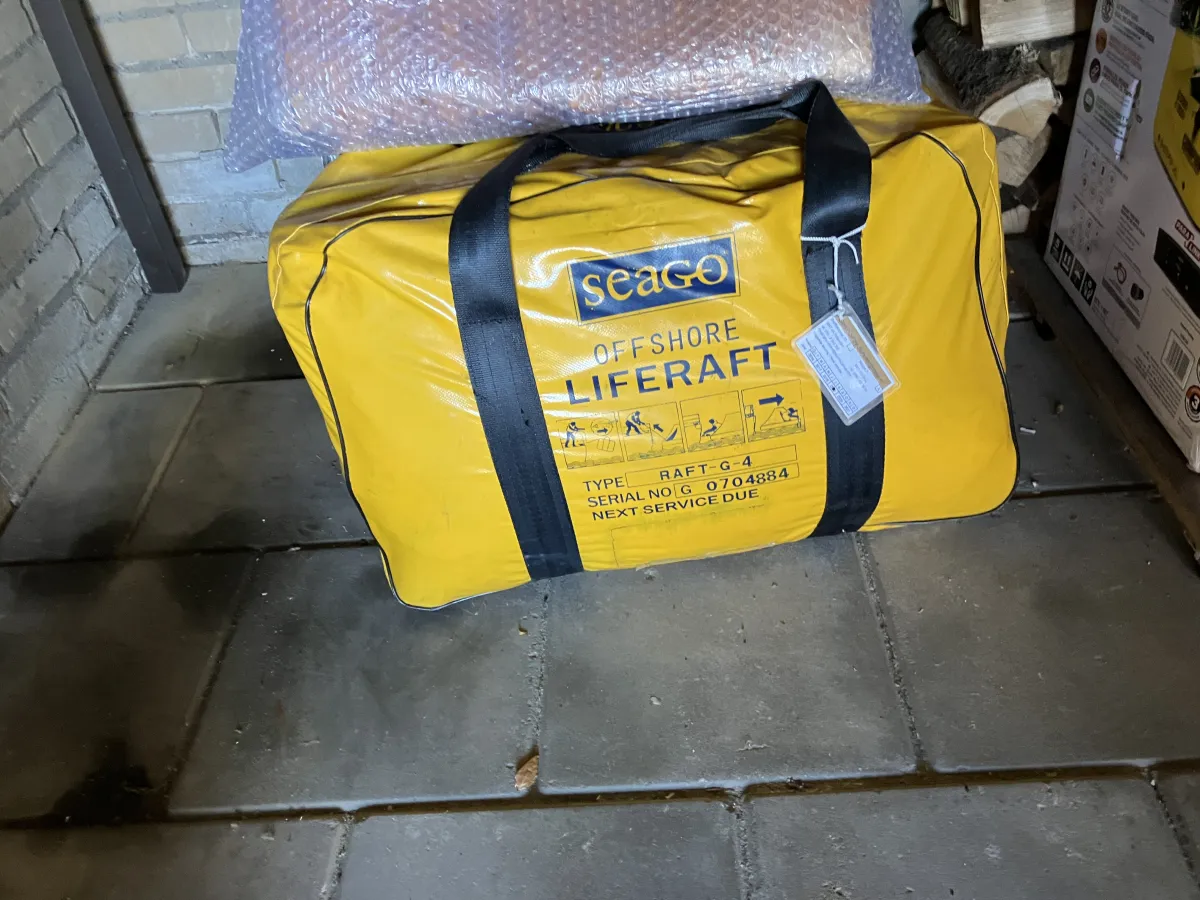 Polyester Sailboat Dufour 29