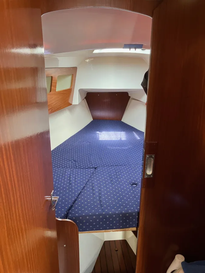 Polyester Sailboat Dufour 29