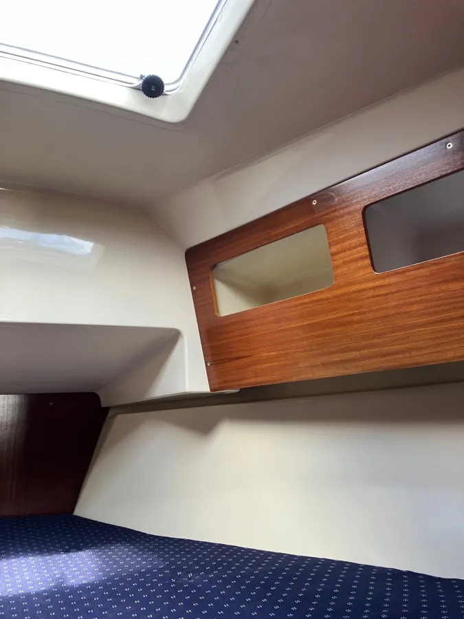 Polyester Sailboat Dufour 29