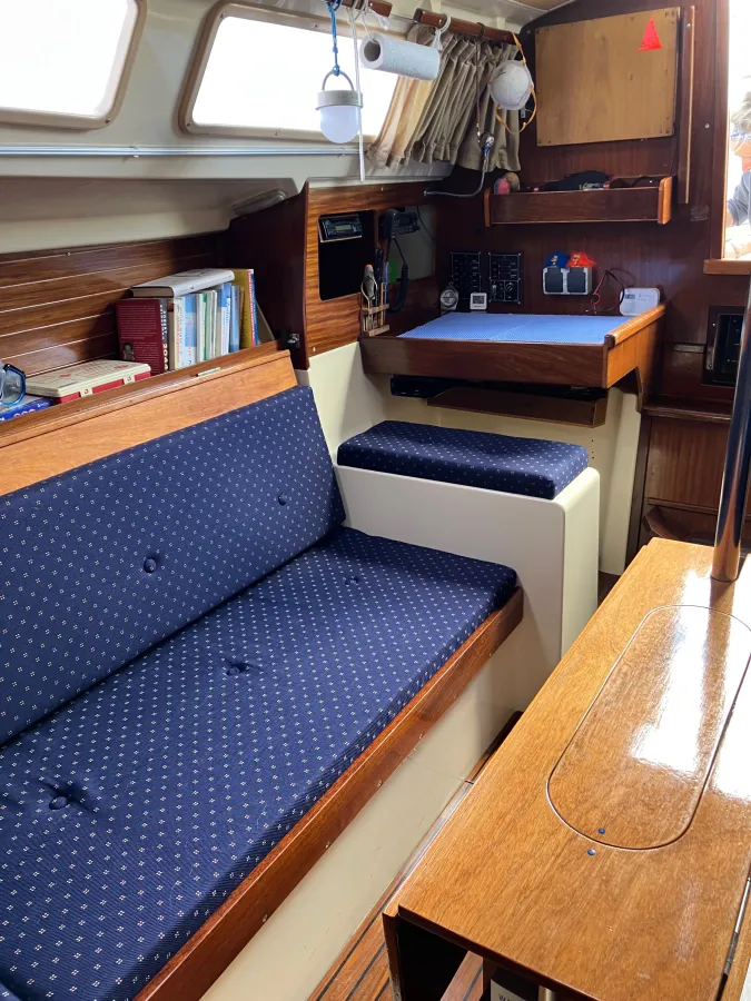 Polyester Sailboat Dufour 29