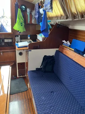 Polyester Sailboat Dufour 29 Photo 9