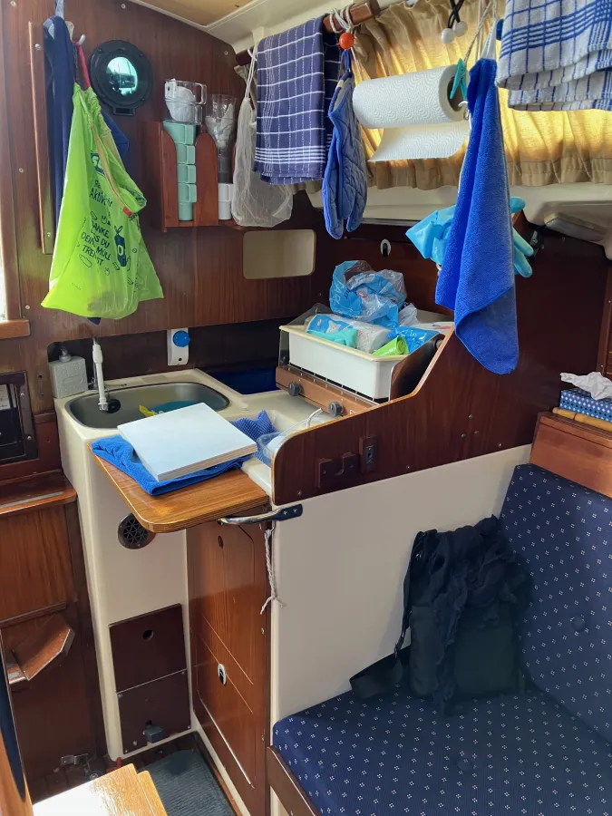 Polyester Sailboat Dufour 29